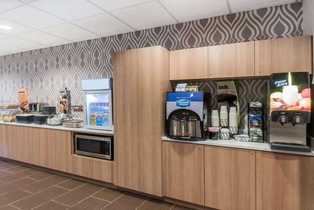 Microtel Inn & Suites By Wyndham Warsaw Eksteriør bilde